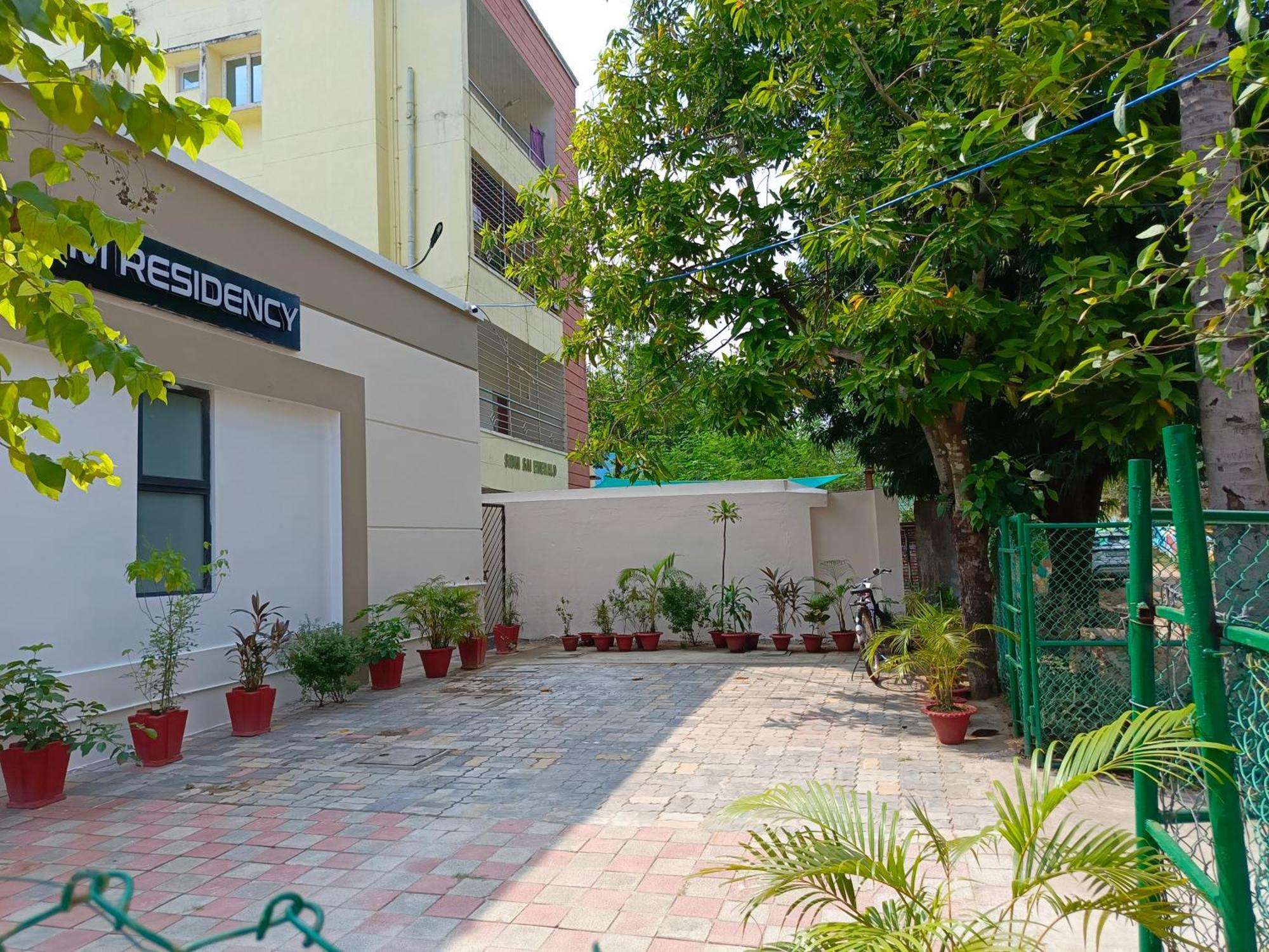 Hotel Sm Residency Bhubaneswar Zewnętrze zdjęcie